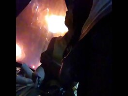 ექთანი და ექიმი თამაშობენ სანამ პაციენტი არ არის