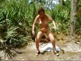 შოკო იოკოიამა სიამოვნებს პუსის თითებით და სექსით